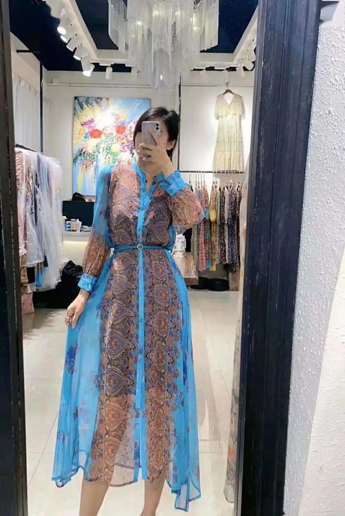 南油服装批发市场的“十拿九补”爆款策略探秘