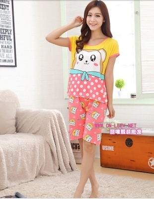 探寻最实惠的服装批发渠道 从工厂到地摊的几元服装采购指南